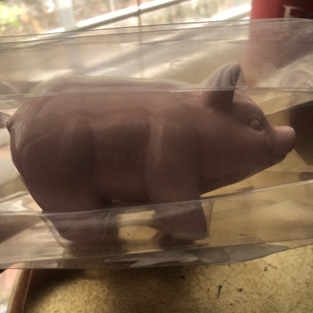 Pink pig salt & pepper shakers new in the box 3 1/2 inches long 2 1/2  tall 🐖🐖